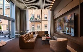 Level Chicago - River North